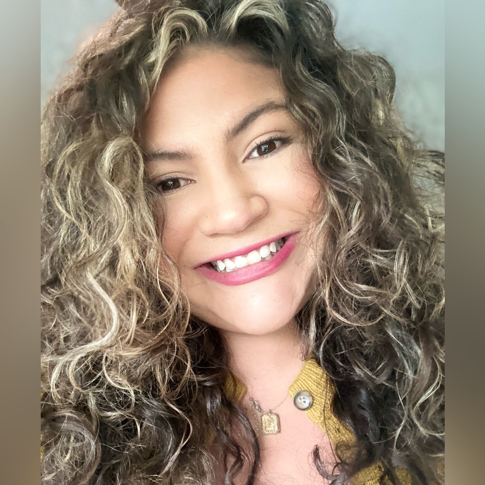 Meet your Posher, Myriah from Estates to Aesthetics!